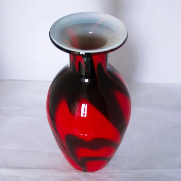 Vintage 1950s Murano Hand-Blown Red & Black Art Glass Vase – 9.5